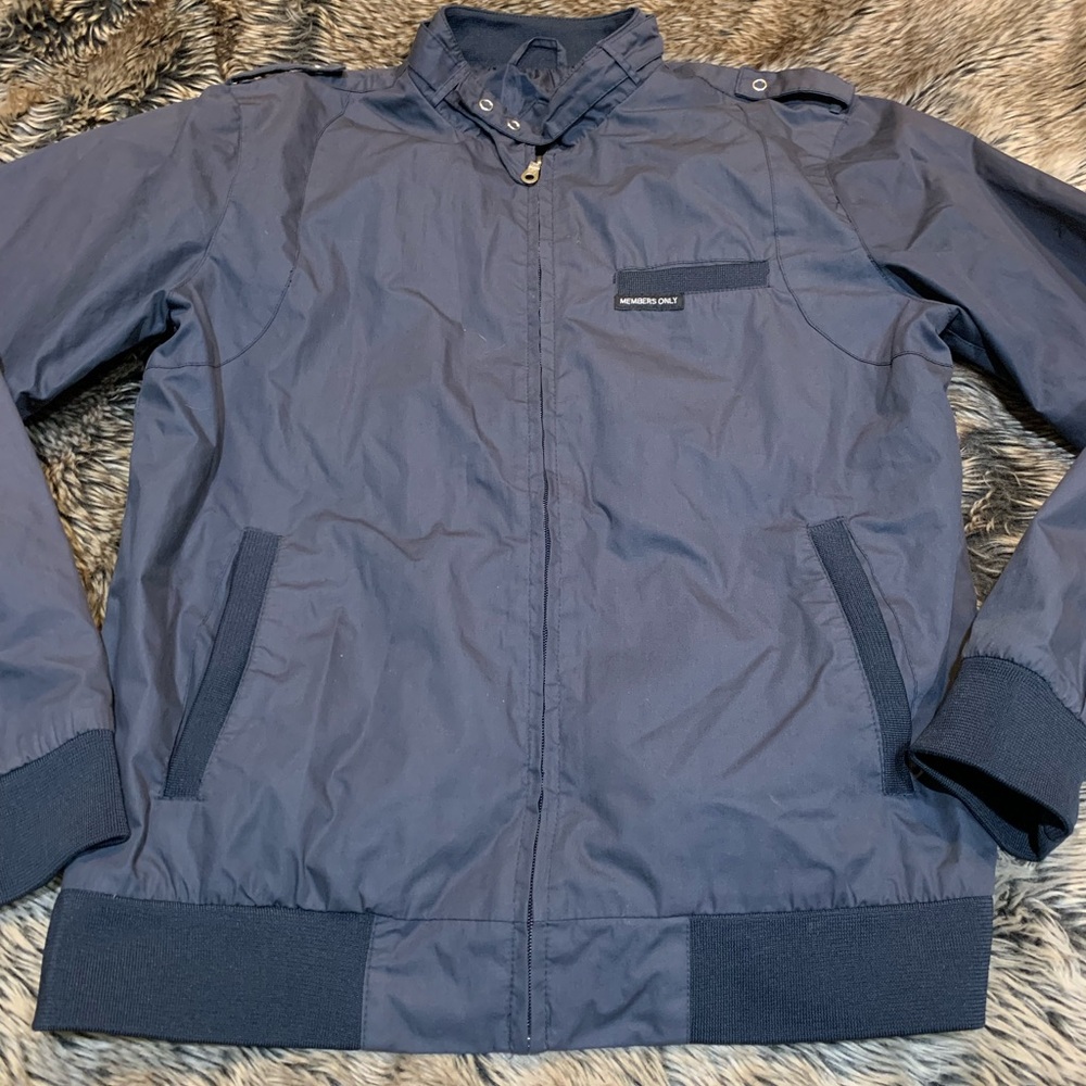 The Members Only Classic Iconic Racer Jacket Vintage style 3M 1131 Size M